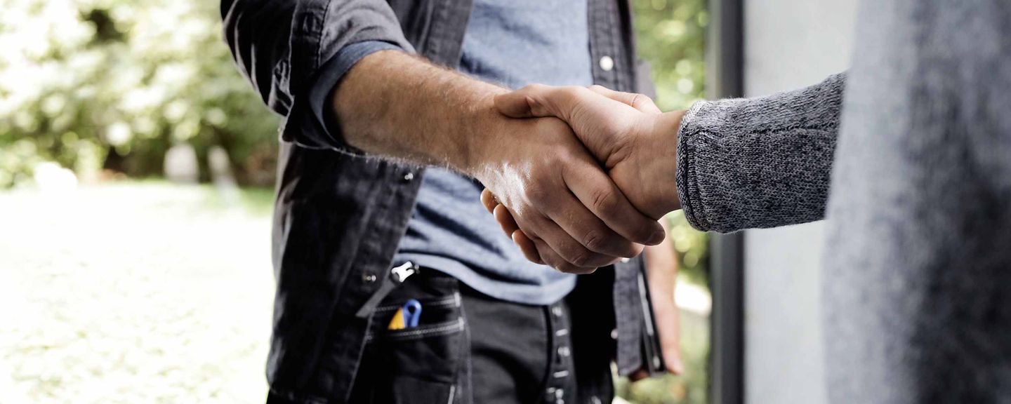 handschlag_kunde_installateur