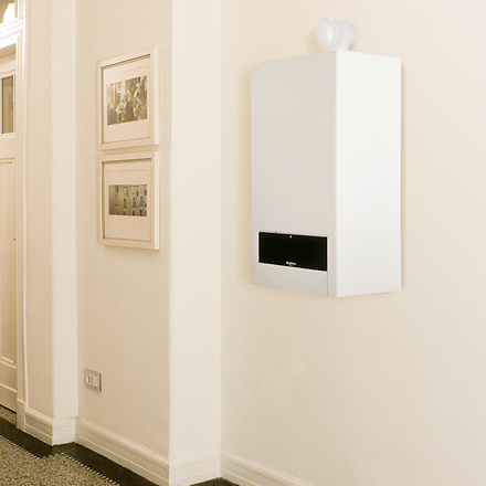 Gasheizung Logamax U154 Buderus Einbausituation an Flurwand