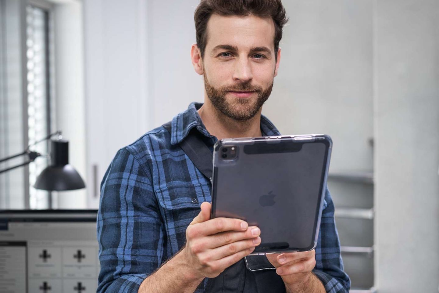 fachpartner_mit_tablet